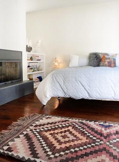 { Pour ou Contre } Une cheminée dans la chambre...? | www.decocrush.fr