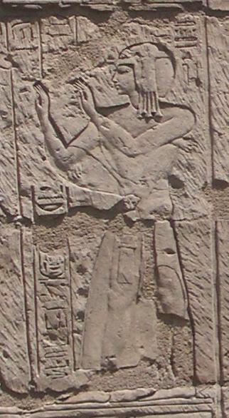 http://upload.wikimedia.org/wikipedia/commons/f/fa/Grand_pretre_Ptah_Sheshonq.jpg