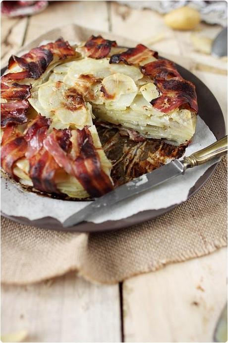 Gâteau de pommes de terre enlardé