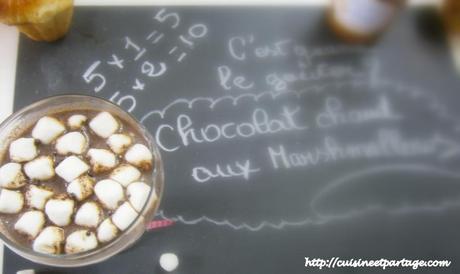 Chocolat chaud onctueux et gourmand aux mini-marshmallows OLYMPUS DIGITAL CAMERA