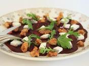 Carpaccio betteraves, pépites chèvre cendré noix caramélisées roquette