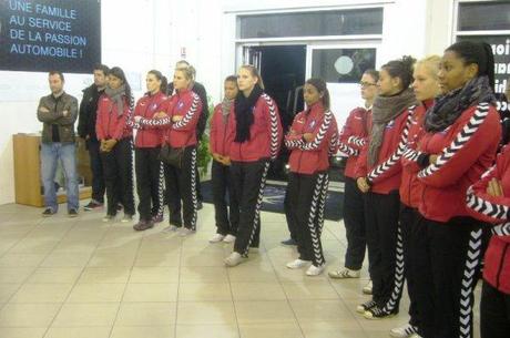 Présentation aux sponsors de l'équipe féminine de handball du LLMH qui évolue en 2ème division (1/2)