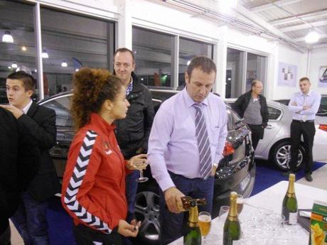 L'équipe féminine de Handball du LLMH, qui évolue en 2ème division, présentée aux sponsors (2/2)
