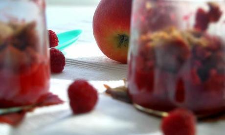 Crumble pomme framboise pour souhaiter la bienvenue à l'automne Crumble pomme framboise pour souhaiter la bienvenue à l'automne