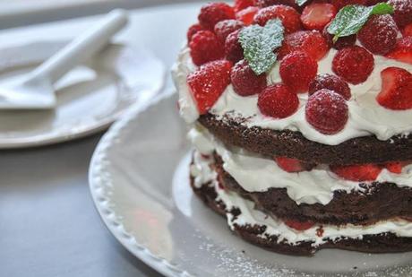 Sponge cake mascarpone, fraises et framboises