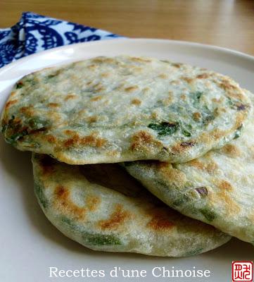 Cong you bing (galette fine aux ciboules) 葱油饼 cōng yóu bǐng