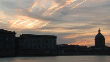 projection documentaire Qui est l'Étrang€uro?