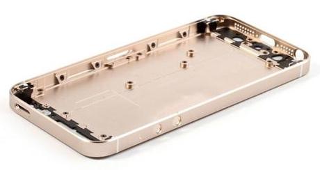 Transformer votre iPhone 5 en iPhone 5 Or, pour 89.95 €...