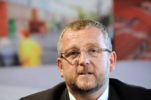 jean-raymond-legrand-nouveau-president-de-valenciennes-lors-d-une-conference-de-presse-a-valencienne-le-28-juillet-2011