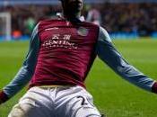 Aston Villa privé Benteke pour semaines