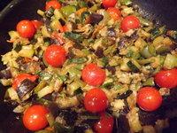 Spaghetti aux poivrons, aubergines,tomates et pancetta