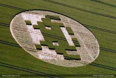 space-invader-crop-circle