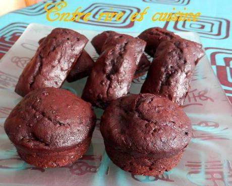 Muffins étonnants au cacao et à la betterave P9110088 sur Imagesia
