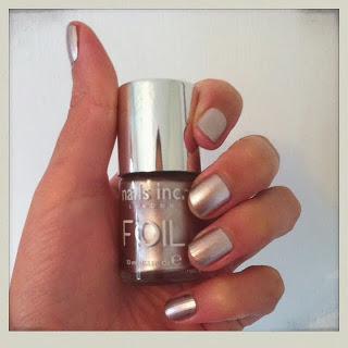 LE vernis de folie qui envoie du rêve, des paillettes, la Fée Clochette et tout le tralala