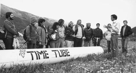 30 ans après, ils déterrent la capsule temporelle de Steve Jobs TimeTube1983