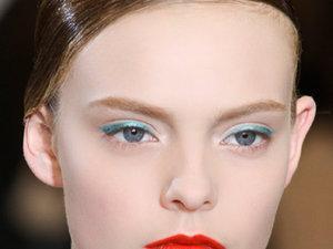 Make-up: On ose le bleu !!