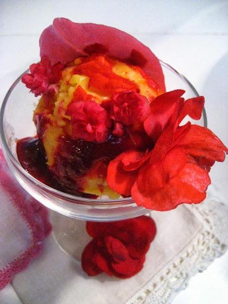 Sorbet mangue et bégonias et son coulis de bégonias
