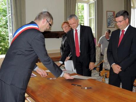 C'est signé - MErci à Vincent (4e adjoint de Ladoix)