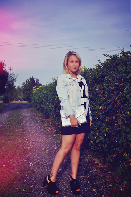 Mathilde & Ode : Comment porter le collier à facettes sans ressembler à une boule disco ?! Mathilde & Ode : Comment porter le collier à facettes sans ressembler à une boule disco ?!