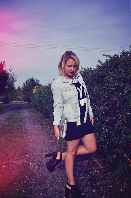 Mathilde & Ode : Comment porter le collier à facettes sans ressembler à une boule disco ?! Mathilde & Ode : Comment porter le collier à facettes sans ressembler à une boule disco ?!