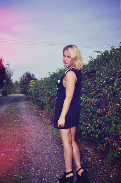 Mathilde & Ode : Comment porter le collier à facettes sans ressembler à une boule disco ?! Mathilde & Ode : Comment porter le collier à facettes sans ressembler à une boule disco ?!