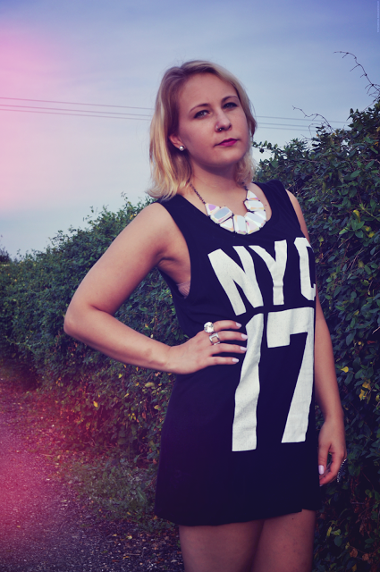 Mathilde & Ode : Comment porter le collier à facettes sans ressembler à une boule disco ?! Mathilde & Ode : Comment porter le collier à facettes sans ressembler à une boule disco ?!