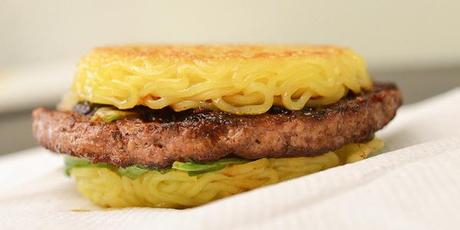 GASTRONOMIE: Le Ramen Burger, nouveau must-have culinaire.