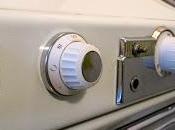 poêle look futuriste digne téléphone, réaction l'obsolescence planifiée