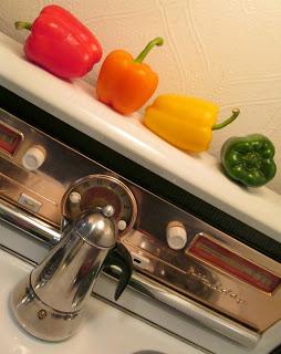 Un poêle au look futuriste digne de mon téléphone, en réaction à l'obsolescence planifiée