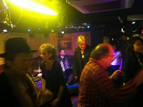 La fête au Lucernaire d'enfer, que de spectacles présentés, quels mélanges et initiatives à tous les étages...