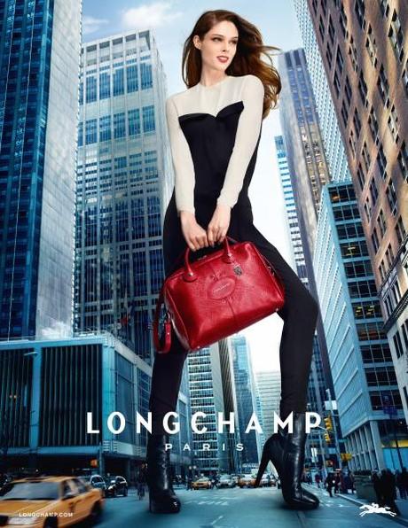 La nouvelle campagne Longchamp « Bigger than Life », dans l’Interview Très Stratégique