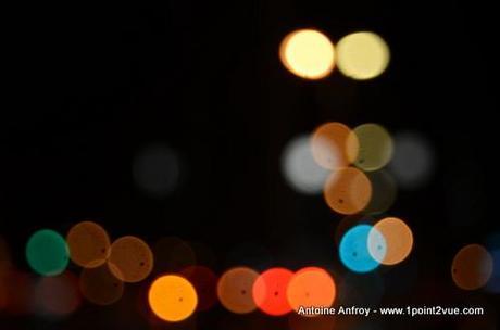 La photographie abstraite : synthèse de la Boite à Photos flou mise au point nuit La photographie abstraite : synthèse de la Boite à Photos