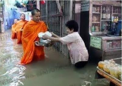 Inondations Thaïlande: Les artistes au secours des sinistrés [HD]