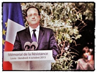 335ème semaine politique: pourquoi il faut que Hollande reste dans sa bulle