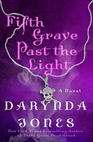 Charley Davidson T.5 : Fifth Grave Past the Light - Darynda Jones (VO)