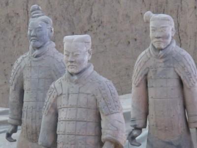 L’empereur éternel Qin et son armée en terre cuite