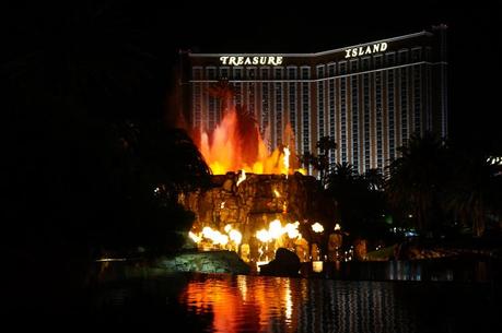 Vegas LV Mirage Hotel Volcan