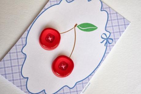#cerise #bouton #rouge plastique www.CocoFlower.net