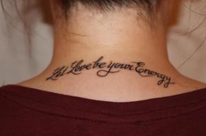 Idées de phrases à se faire tatouer sur le corps tatouage13