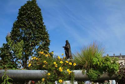 Stanislas en son jardin