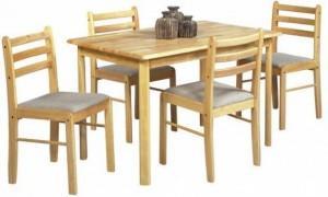 table et chaises de cuisine clairs