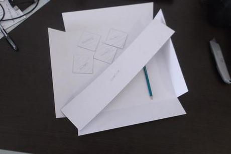 les différentes pièces de carton qui serviront à faire la boîte à bijoux