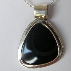 pendentif avec pierre d'onyx sertie clos