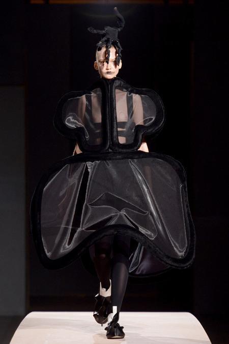 LOOK1 SPRING 2014 READY-TO-WEAR Comme des Garçons