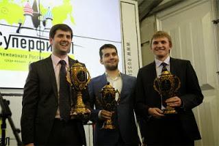 Le podium du tournoi masculin : Peter Svidler, Ian Nepomniachtchi et Nikita Vitiugov © Chessbase