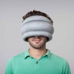 GADGET: L’Ostrich Pillow pour vos voyages.