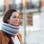 GADGET: L’Ostrich Pillow pour vos voyages.