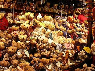 Savez vous ce qu'est l’arctophilie ? Réponse : l’arctophilie est l'art de collectionner les ours en peluche ! Vive les mots ! Pour vous aider à mémoriser ces mots, découvrez notre application web : http://bit.ly/152M4uL Vous avez un iPhone, iPad ou iPod ? Téléchargez notre version mobile : http://bit.ly/1ePUxpq Et n'oubliez pas de nous aimer sur Facebook !