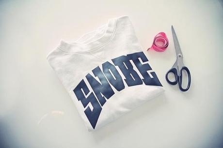 DIY / ASYMMETRIC SWEATSHIRT