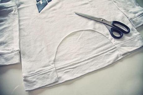 DIY / ASYMMETRIC SWEATSHIRT